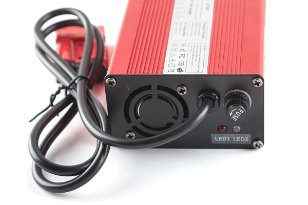 Зарядное устройство интеллектуальное для LiFePo4 аккумуляторов 24V40AH (10А) AF300 SB50