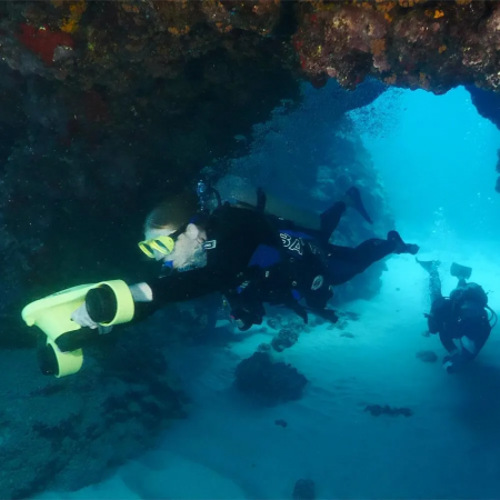 Подводный электроскутер MANTA белый
