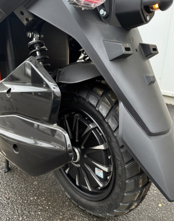 Электроскутер GT TANK 01 PRO 3000W 72V 60AH