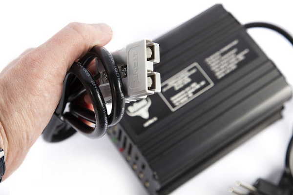 Зарядное устройство интеллектуальное для LiFePo4 аккумуляторов 24V60AH (10А)